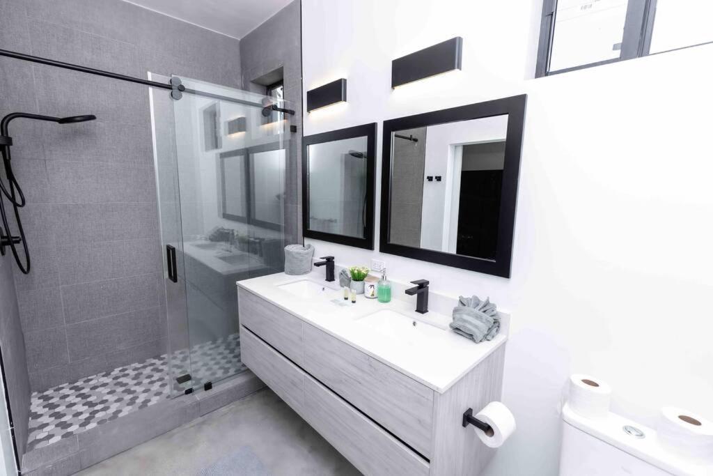 Huge 4 Bedroom Townhouse W/ Private Rooftop & Bbq Miami Dış mekan fotoğraf