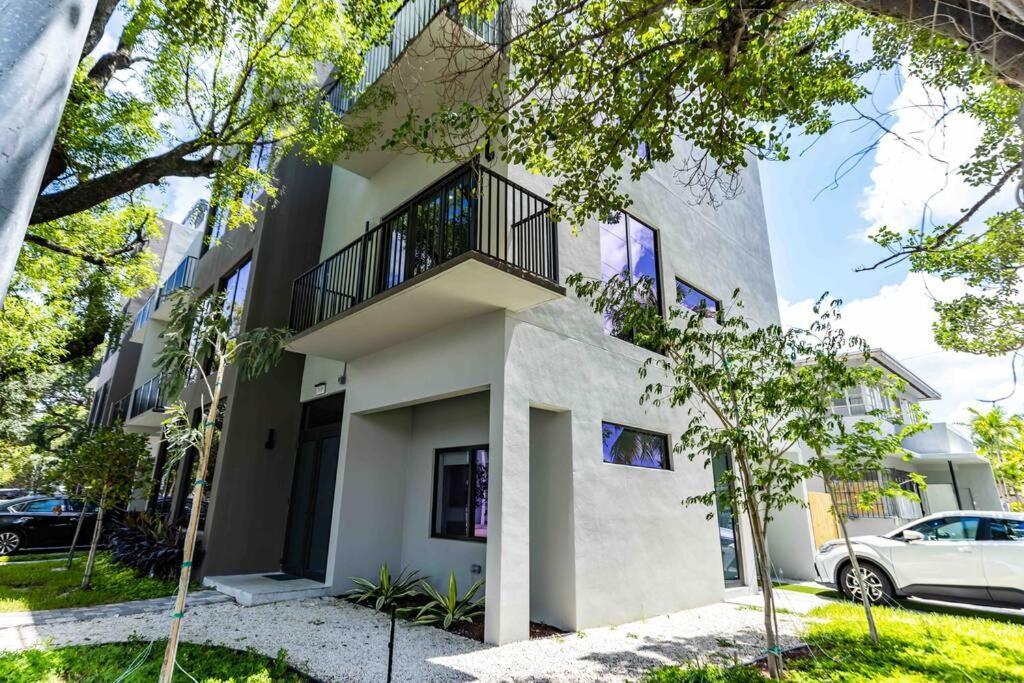 Huge 4 Bedroom Townhouse W/ Private Rooftop & Bbq Miami Dış mekan fotoğraf