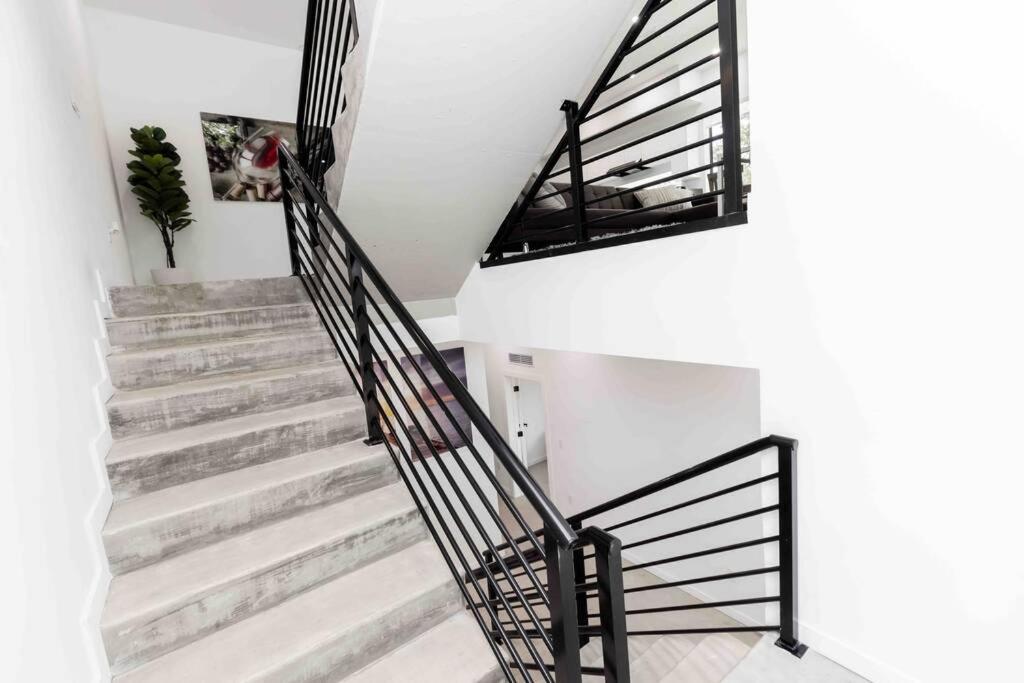 Huge 4 Bedroom Townhouse W/ Private Rooftop & Bbq Miami Dış mekan fotoğraf